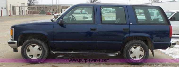image for item L5552 1999 Chevrolet Tahoe LS SUV