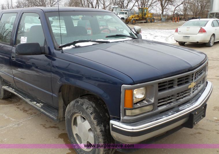 image for item L5552 1999 Chevrolet Tahoe LS SUV