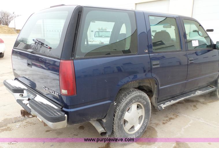 image for item L5552 1999 Chevrolet Tahoe LS SUV