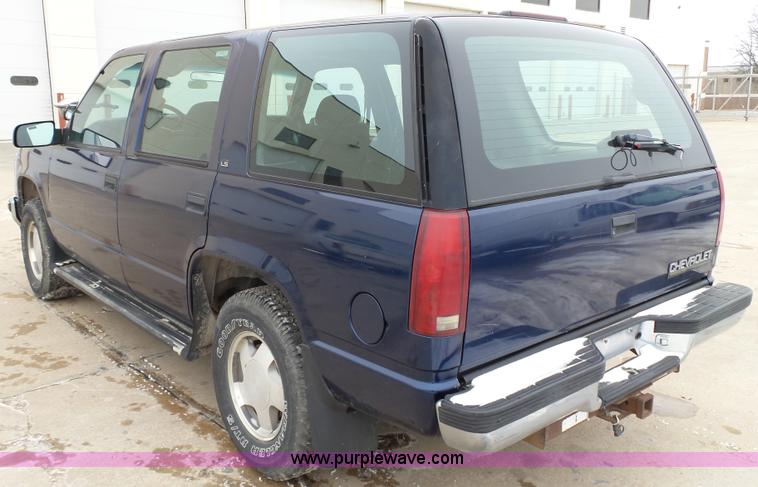 image for item L5552 1999 Chevrolet Tahoe LS SUV