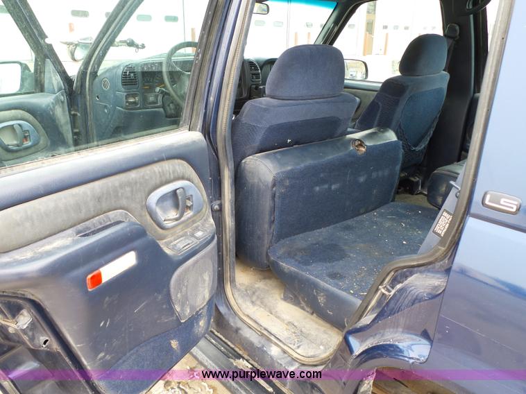 image for item L5552 1999 Chevrolet Tahoe LS SUV