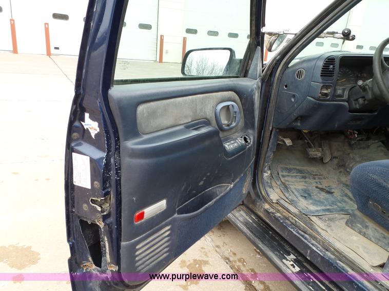 image for item L5552 1999 Chevrolet Tahoe LS SUV