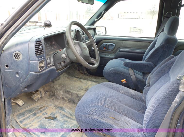 image for item L5552 1999 Chevrolet Tahoe LS SUV