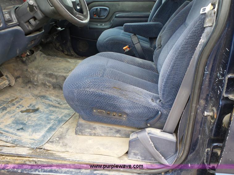 image for item L5552 1999 Chevrolet Tahoe LS SUV