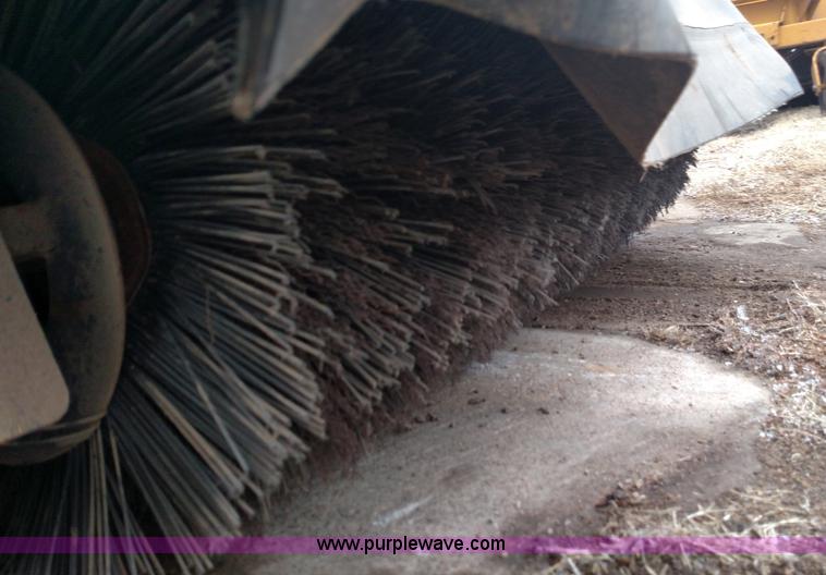 image for item L6114 Hustler 3400 ZTR mower