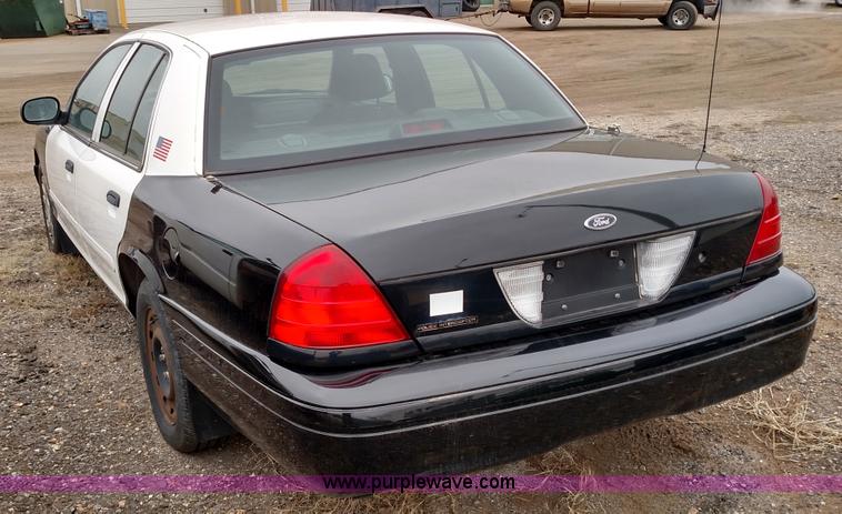 image for item L6115 2005 Ford Crown Victoria Police Interceptor