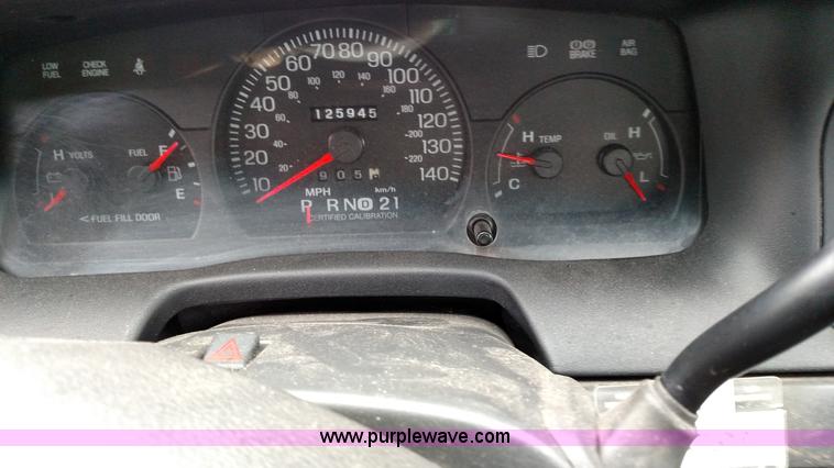 image for item L6115 2005 Ford Crown Victoria Police Interceptor