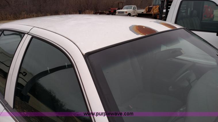 image for item L6115 2005 Ford Crown Victoria Police Interceptor