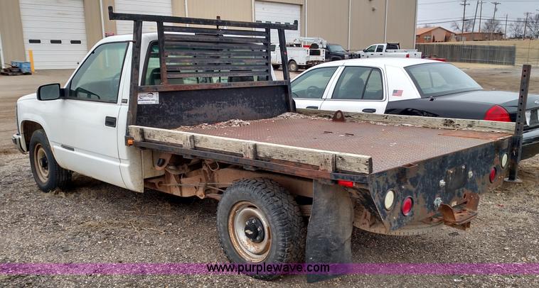 image for item L6116 1995 Chevrolet 2500 flatbed pickup truck