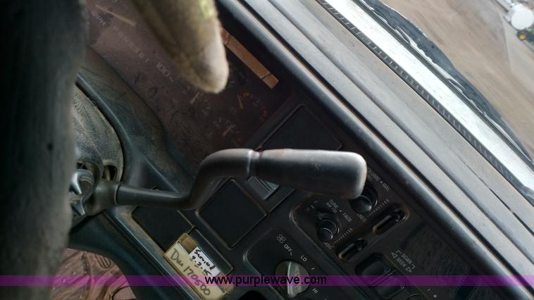 image for item L6116 1995 Chevrolet 2500 flatbed pickup truck