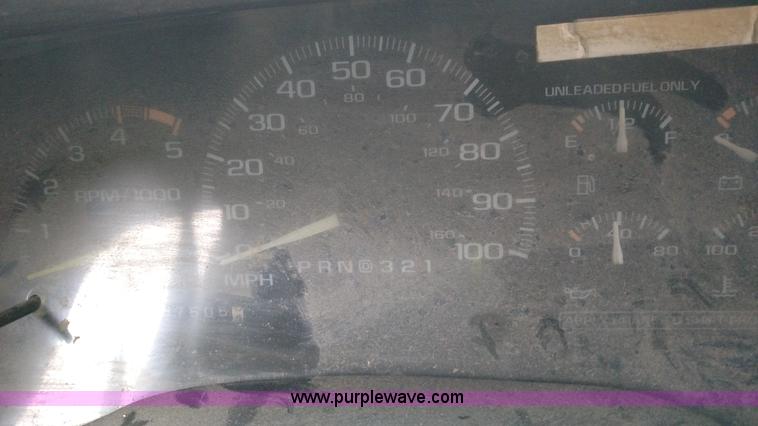 image for item L6116 1995 Chevrolet 2500 flatbed pickup truck