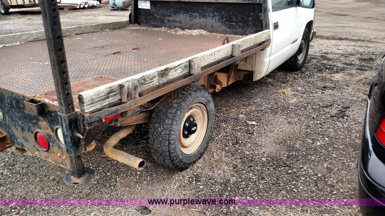 image for item L6116 1995 Chevrolet 2500 flatbed pickup truck