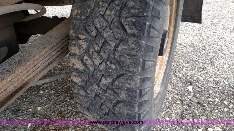 image for item L6116 1995 Chevrolet 2500 flatbed pickup truck