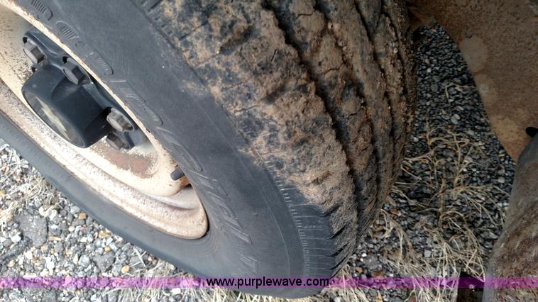 image for item L6116 1995 Chevrolet 2500 flatbed pickup truck