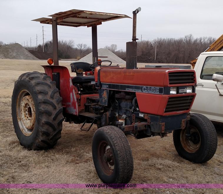 image for item L6118 Case 585 tractor