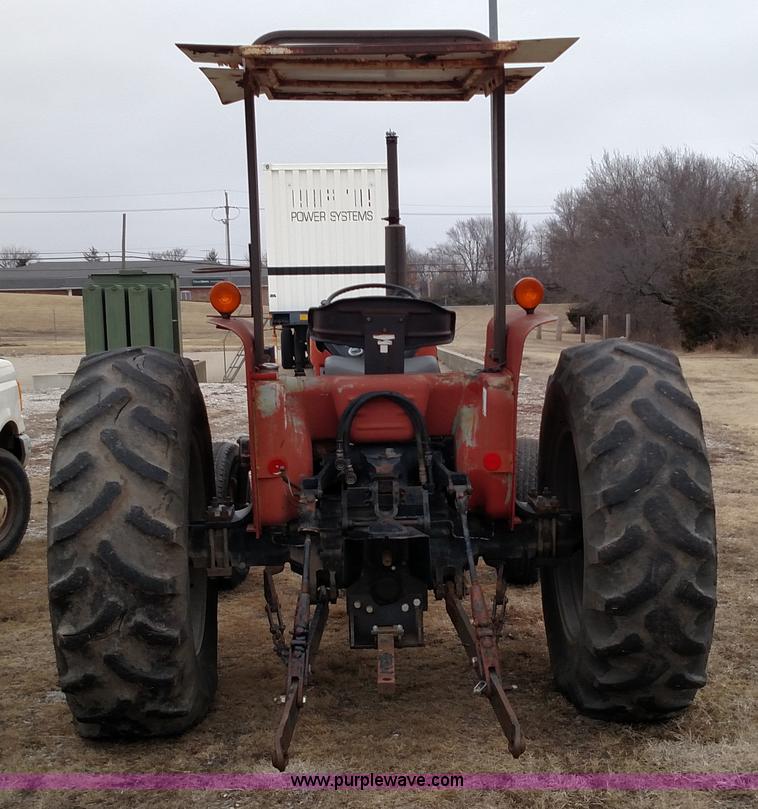 image for item L6118 Case 585 tractor