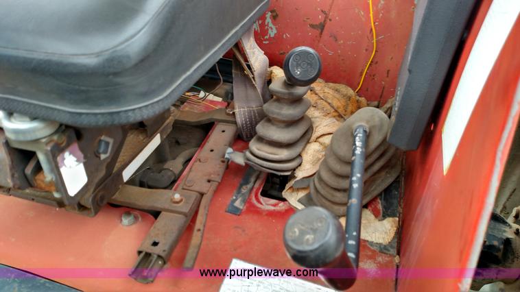 image for item L6118 Case 585 tractor