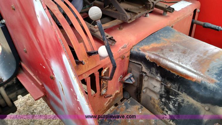 image for item L6118 Case 585 tractor