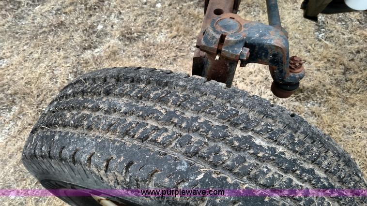 image for item L6118 Case 585 tractor