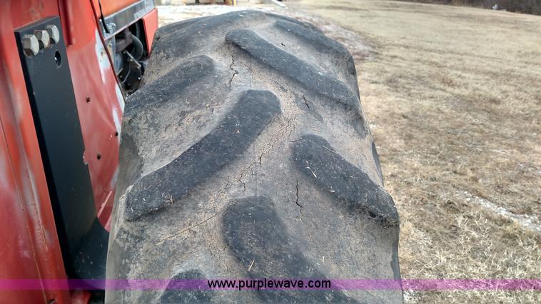 image for item L6118 Case 585 tractor