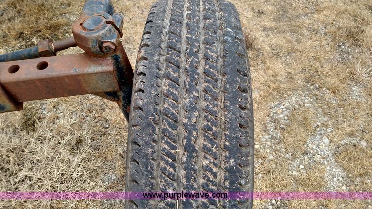 image for item L6118 Case 585 tractor