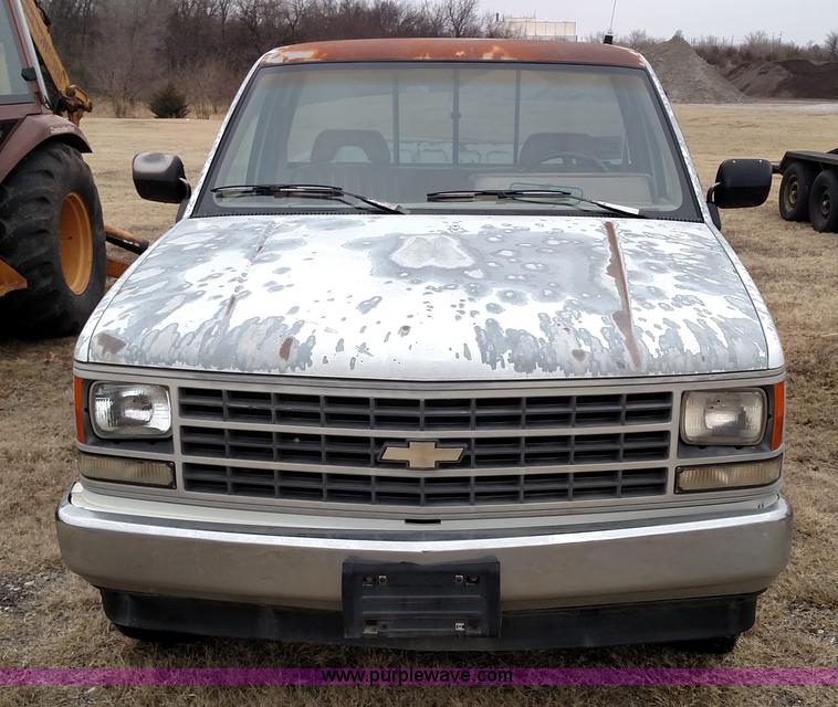 image for item L6121 1991 Chevrolet 2500 pickup truck