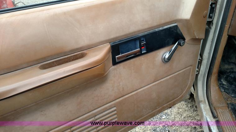 image for item L6121 1991 Chevrolet 2500 pickup truck