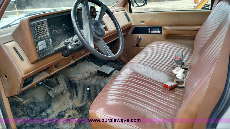 image for item L6121 1991 Chevrolet 2500 pickup truck