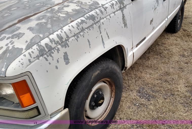 image for item L6121 1991 Chevrolet 2500 pickup truck