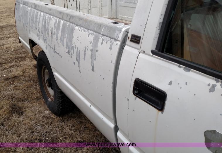 image for item L6121 1991 Chevrolet 2500 pickup truck