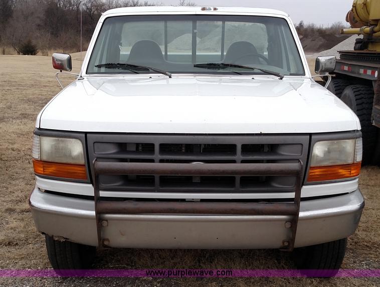 image for item L6124 1996 Ford F250 XL HD pickup truck