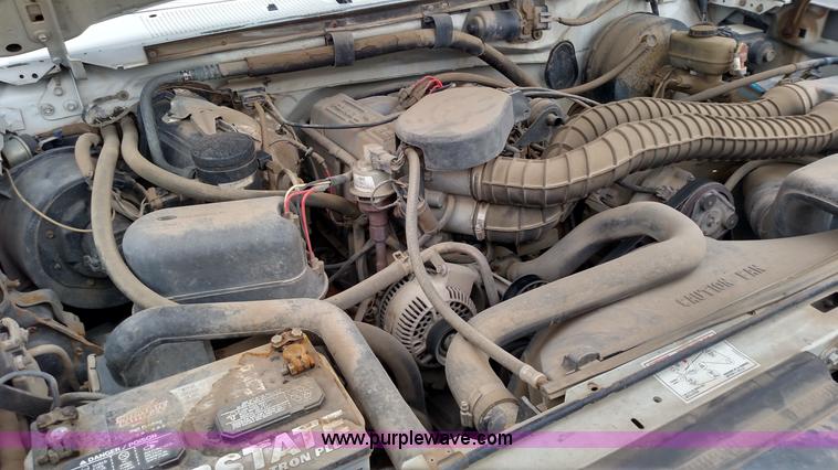 image for item L6124 1996 Ford F250 XL HD pickup truck