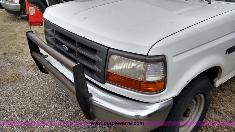 image for item L6124 1996 Ford F250 XL HD pickup truck