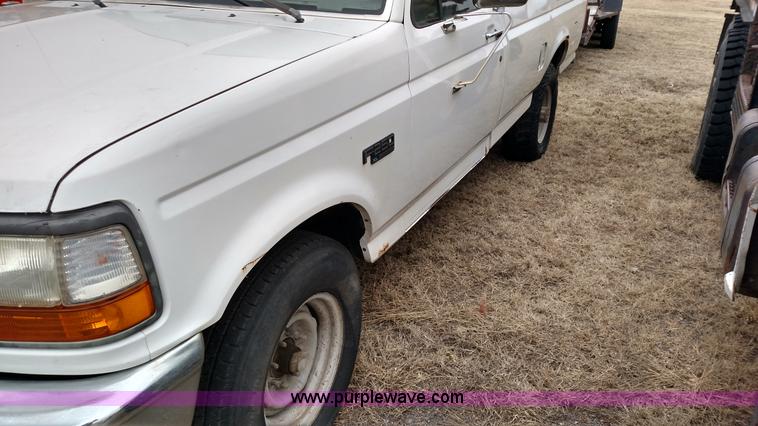 image for item L6124 1996 Ford F250 XL HD pickup truck