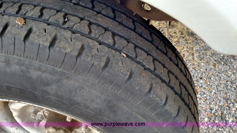 image for item L6124 1996 Ford F250 XL HD pickup truck