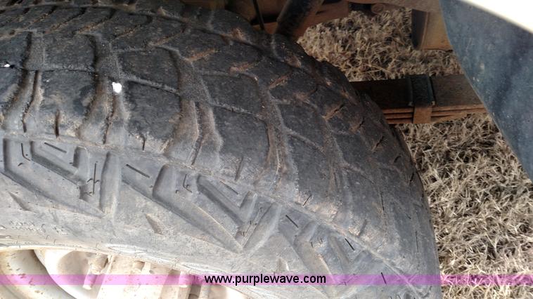 image for item L6124 1996 Ford F250 XL HD pickup truck