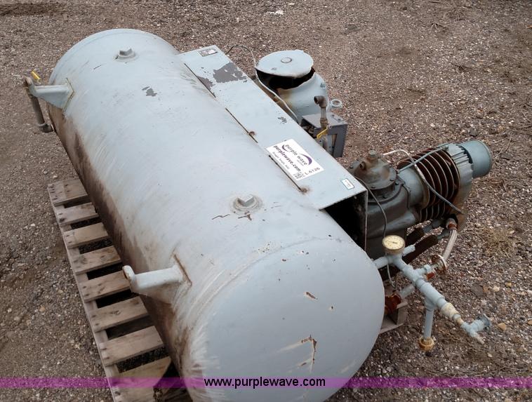 image for item L6126 Brunner air compressor