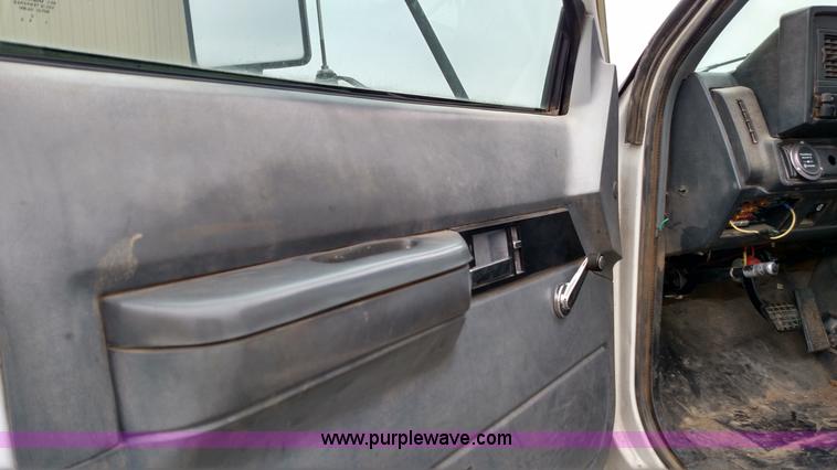 image for item L6128 1993 Chevrolet Kodiak service truck