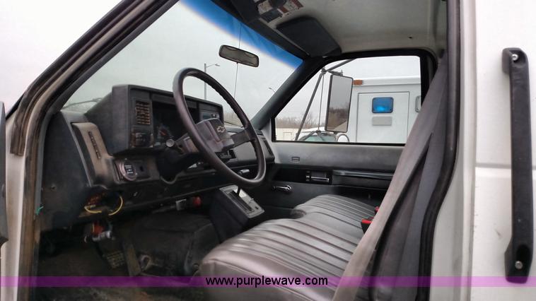 image for item L6128 1993 Chevrolet Kodiak service truck