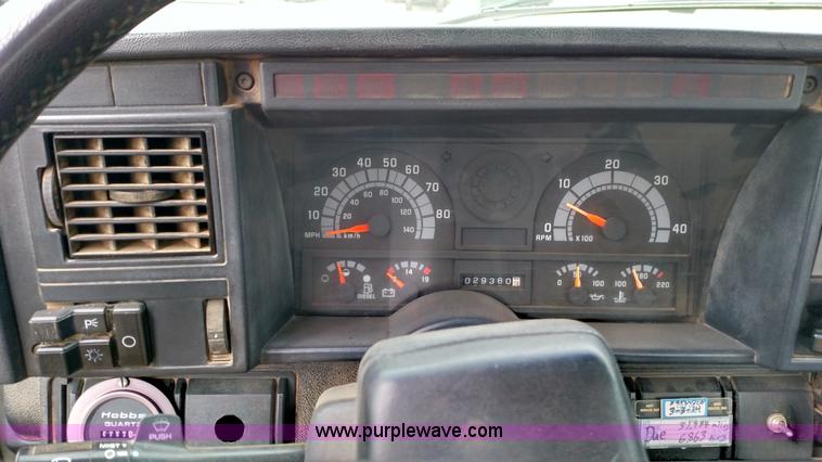 image for item L6128 1993 Chevrolet Kodiak service truck