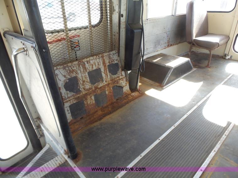 image for item L6211 1990 Chevrolet G30 bus