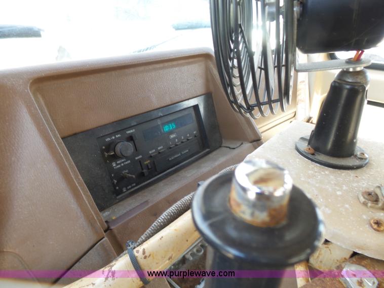 image for item L6211 1990 Chevrolet G30 bus