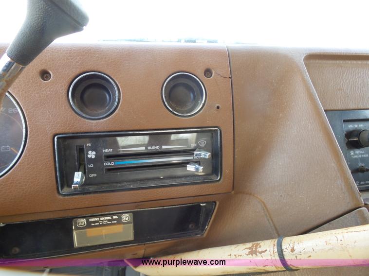 image for item L6211 1990 Chevrolet G30 bus