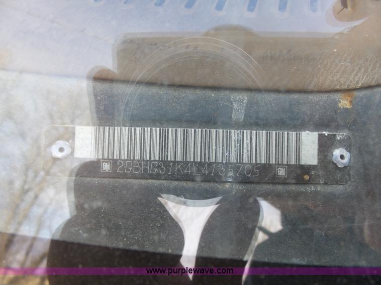 image for item L6211 1990 Chevrolet G30 bus