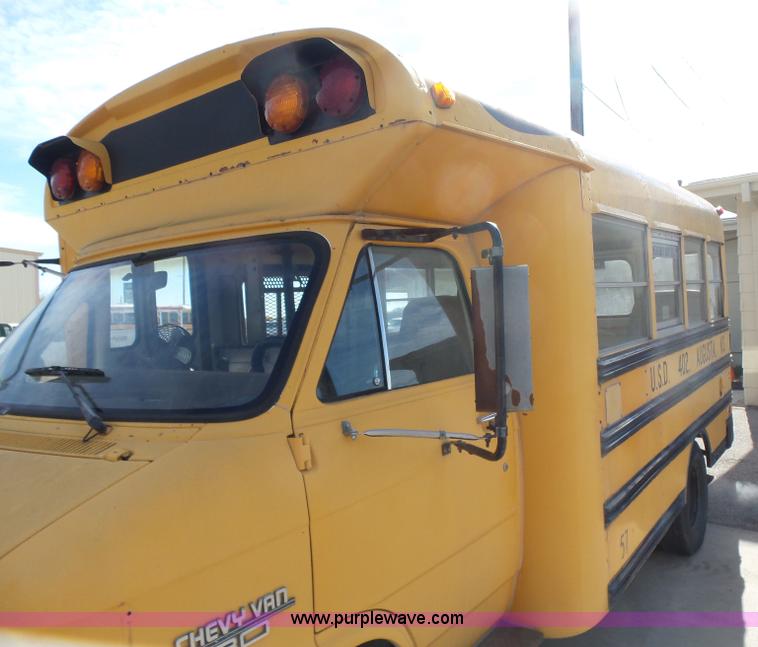 image for item L6211 1990 Chevrolet G30 bus