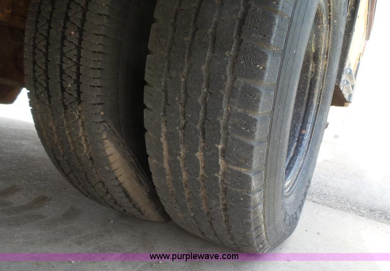 image for item L6211 1990 Chevrolet G30 bus