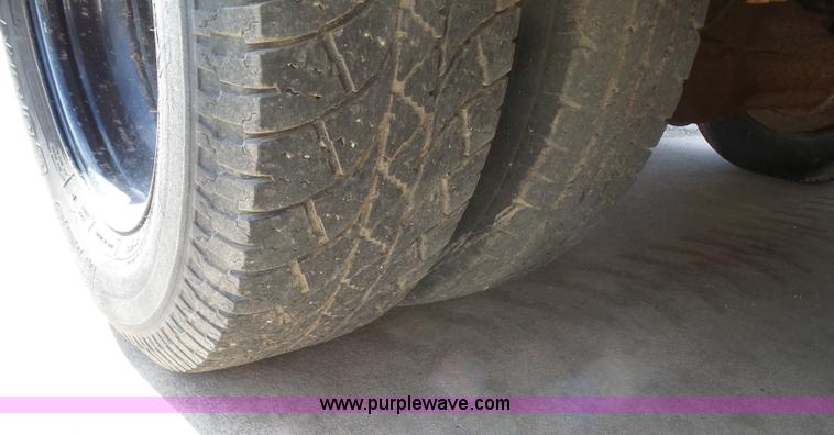 image for item L6211 1990 Chevrolet G30 bus