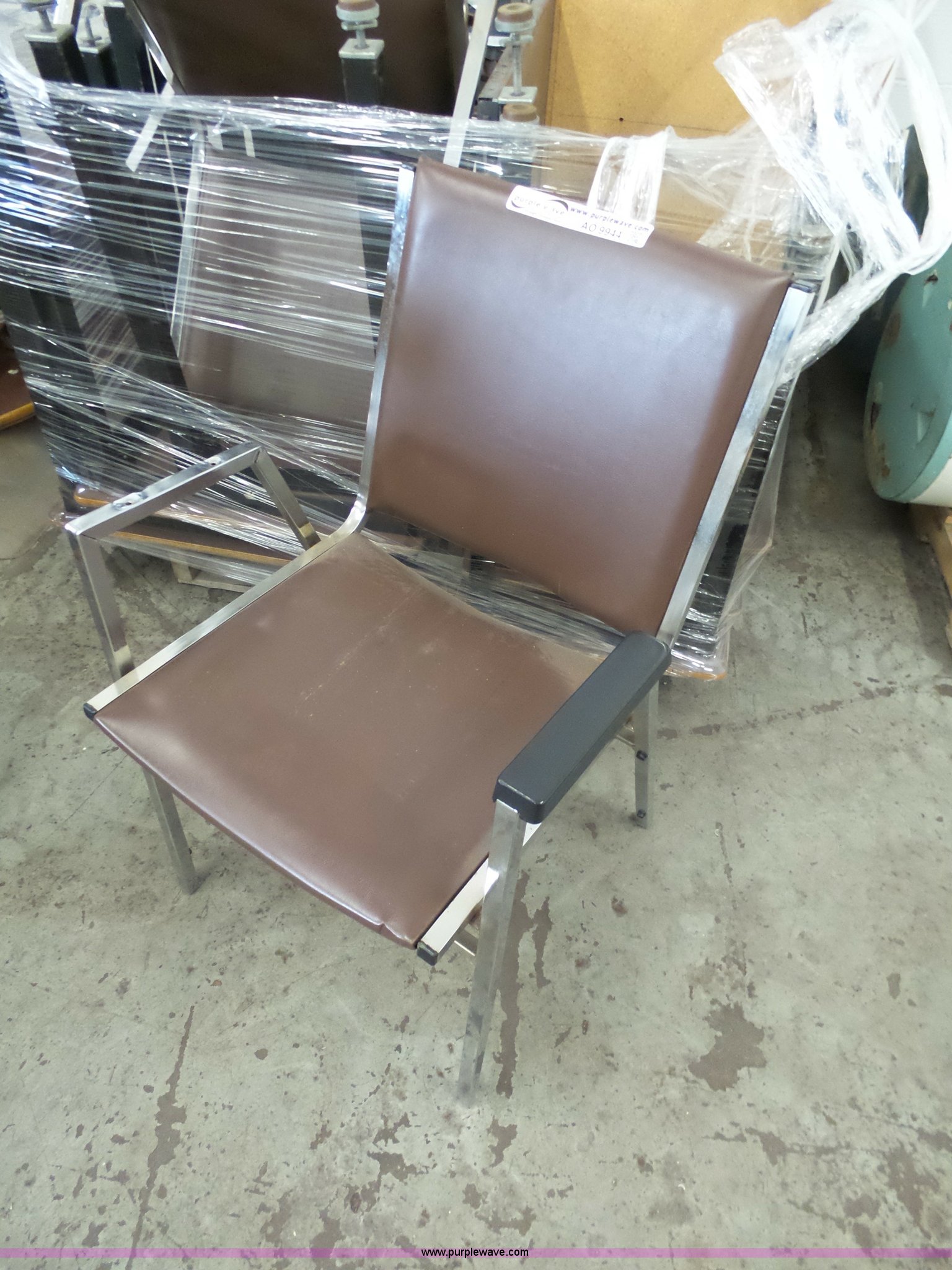 Assorted furniture in Lebanon, MO Item AO9944 sold Purple Wave