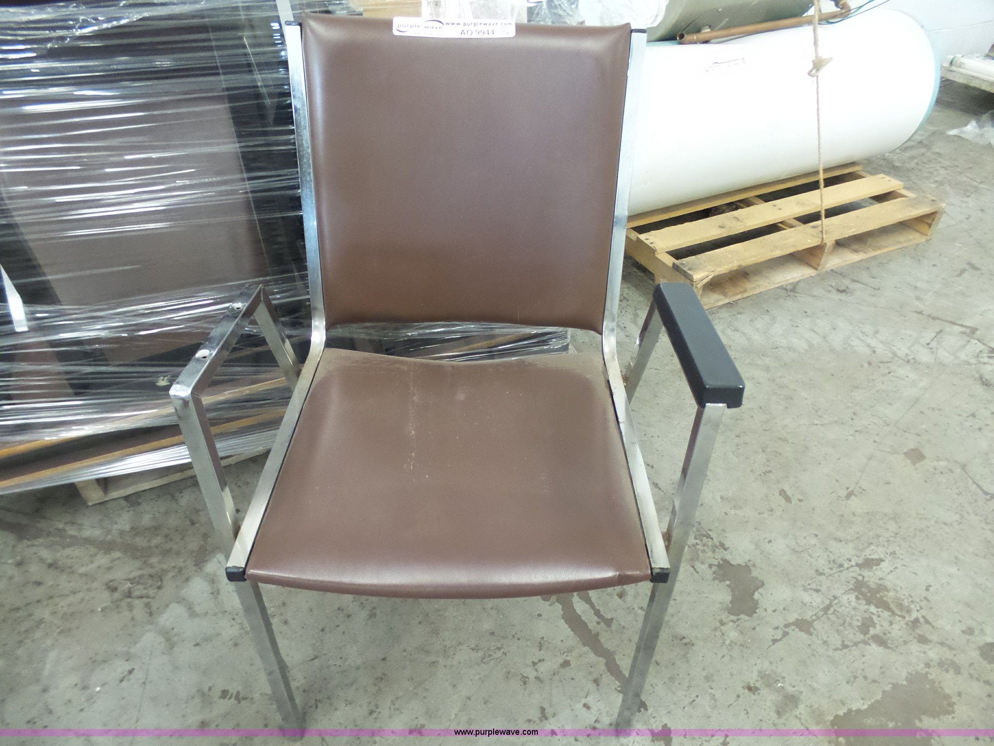 Assorted furniture in Lebanon, MO Item AO9944 sold Purple Wave