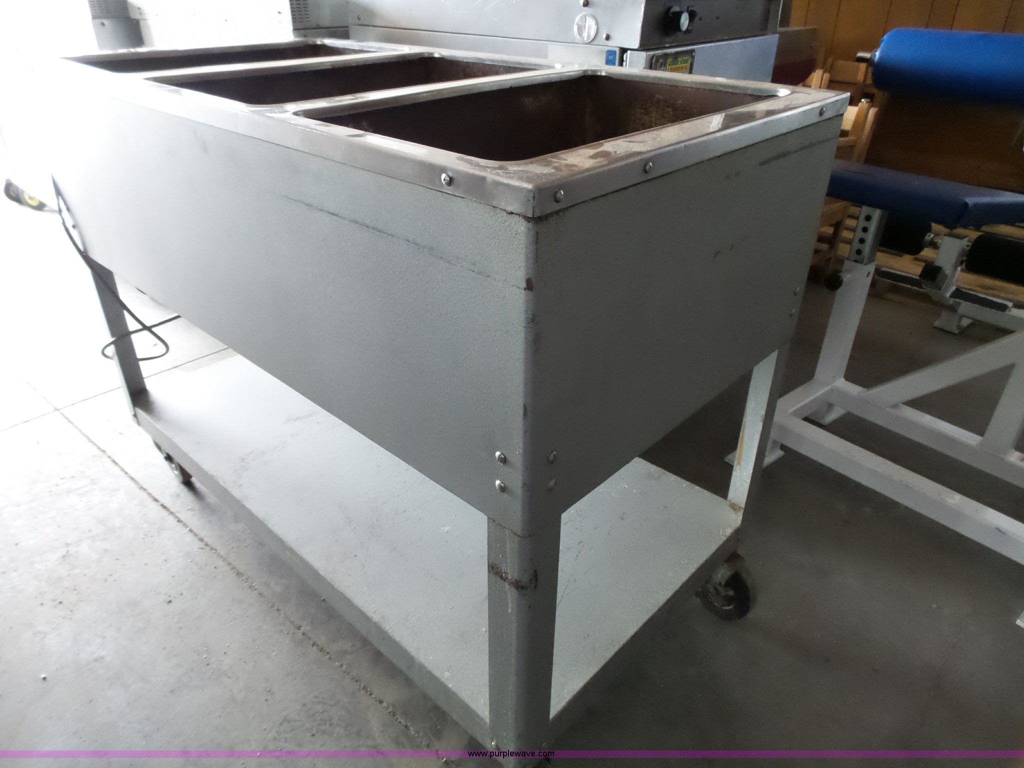 Assorted kitchen equipment in Junction City, KS Item BN9036 sold